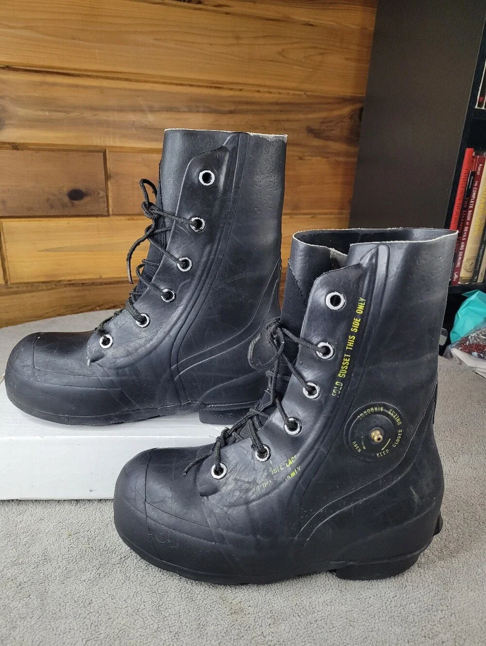 Vintage Bata US Military Mickey Mouse Cold Weather Boots Size 5R Black 1977 Read